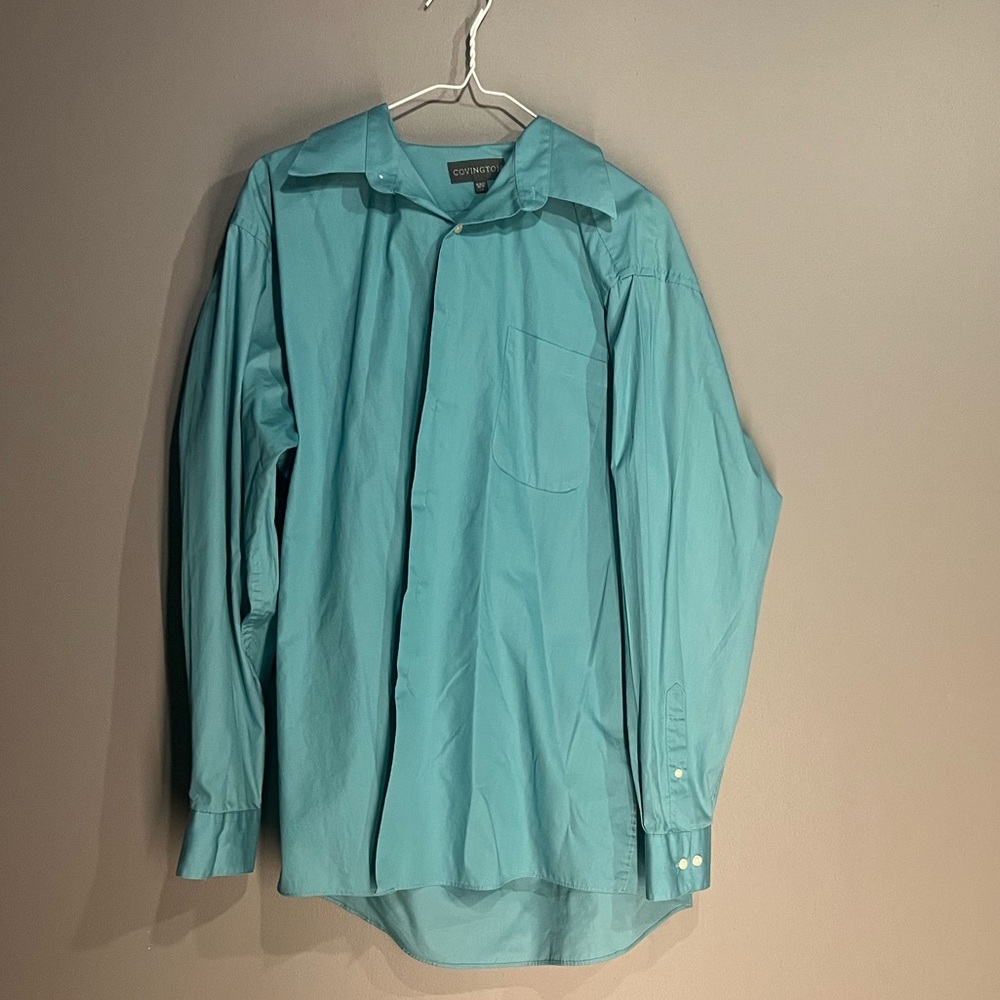 Like new men’s long sleeve button up dress shirt